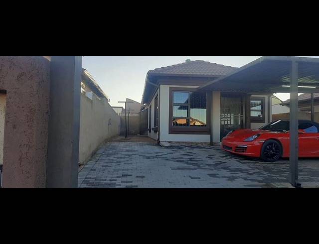 2 BEDROOM HOUSE FOR SALE IN SOSHANGUVE EAST